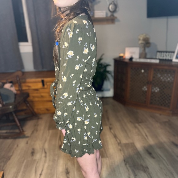 SO Floral Dress - Picture 3 of 5